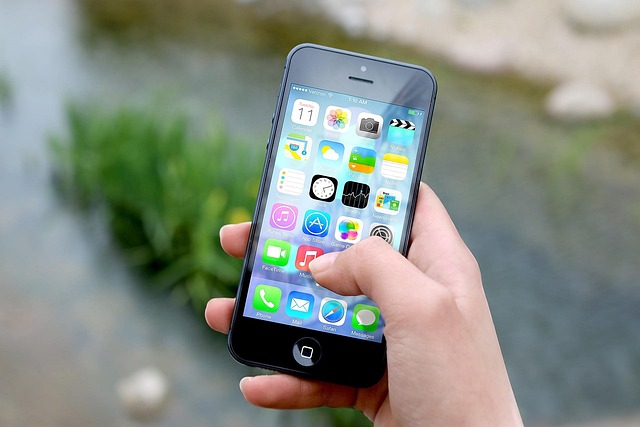 快適なスマホ操作を楽しむユーザーのイメージ