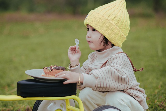 離乳食を食べる赤ちゃん