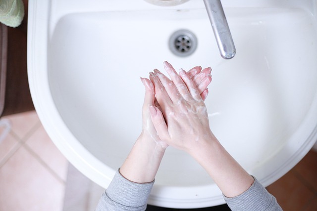 災害時のトイレ問題に悩む人
