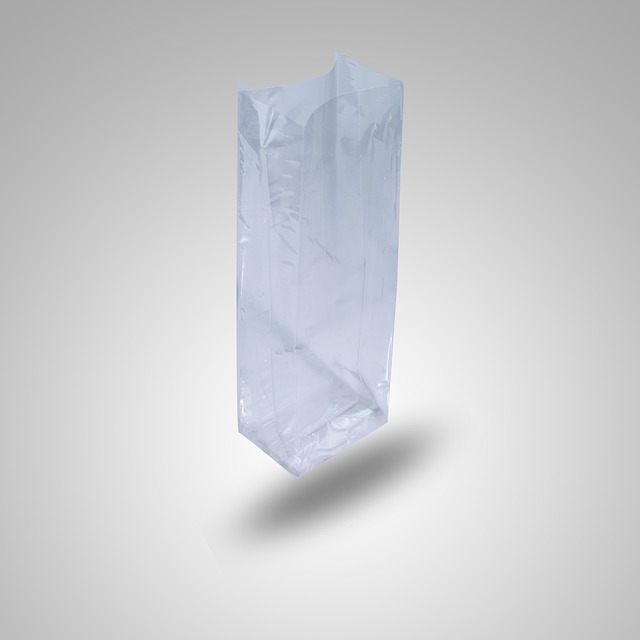 非常食のパッケージと、注意を促すマークのイメージ