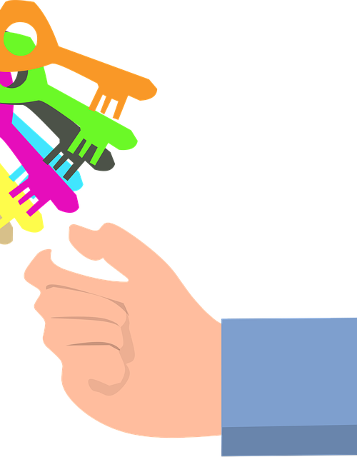 多数のヘッドライトが並べられ、どれを選べば良いか悩む人の手元