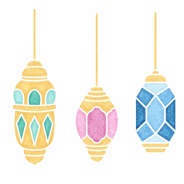 LEDソーラーランタンをチェックする手元、注意を促すイメージ