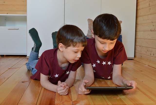 タブレット学習で学ぶ子供の未来