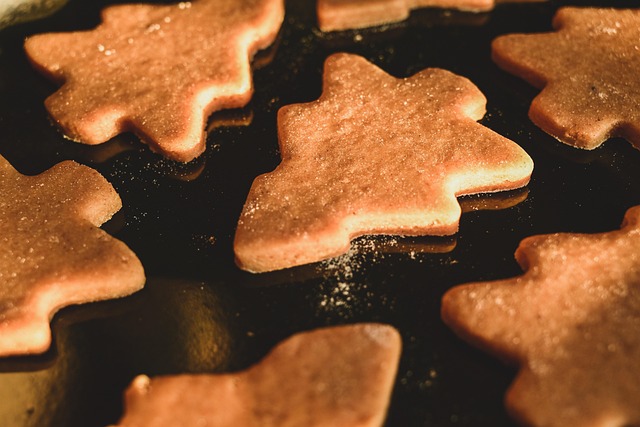 悩む母親とたくさんの離乳食調理器具