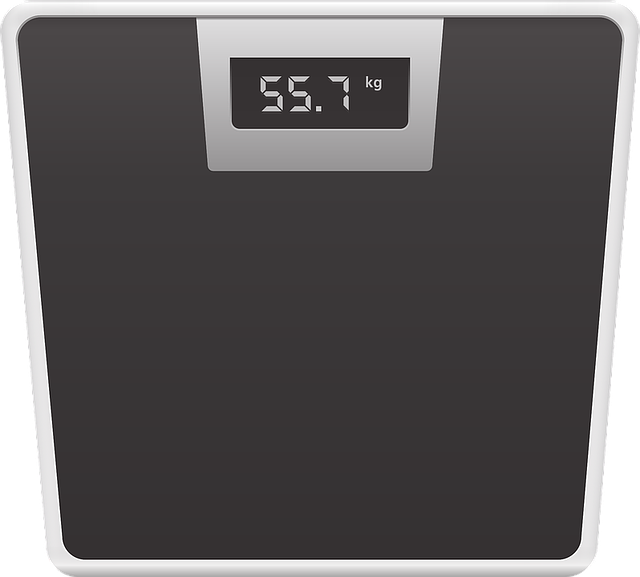 多くのスマート体組成計の中から悩む人のイメージ